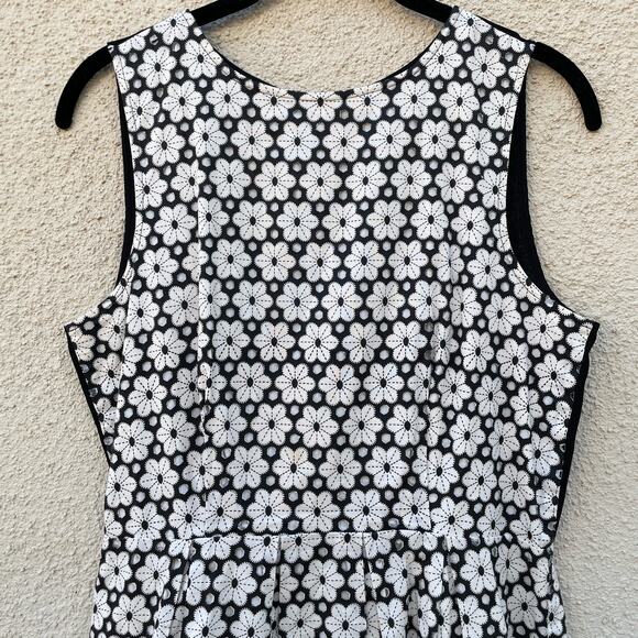 Madewell Black Cream Perforated Floral Dress 2 Open Back - Picture 2 of 9